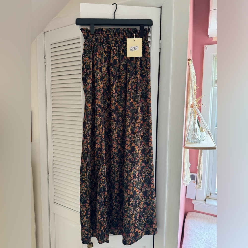 Easy Clothes Floral Maxi Skirt Size M/L